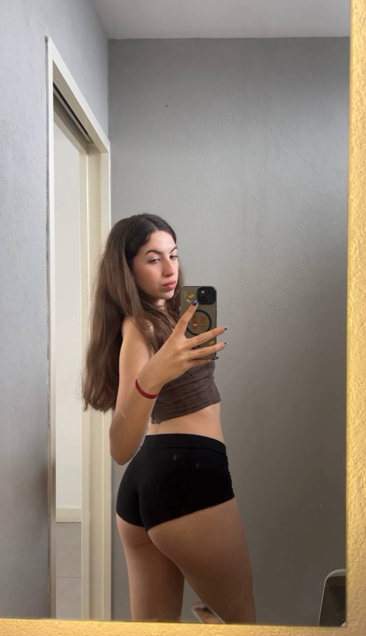 Amber in her underwear in Yuncheng