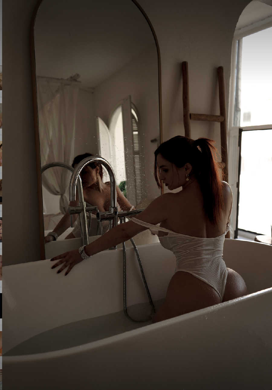 A playful frame from Miranda Faith nude — online in Yuncheng