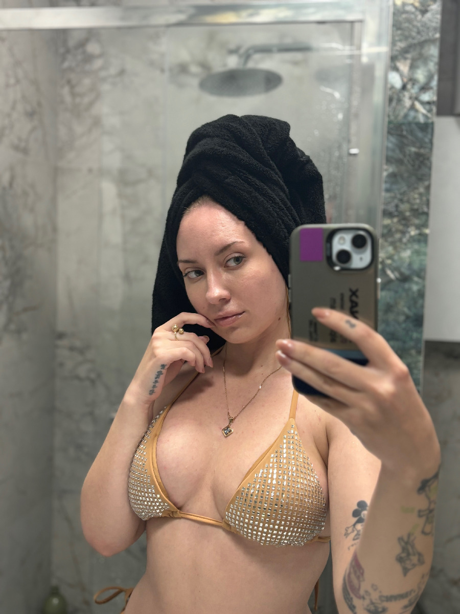 Nude girl KateV in Yuncheng