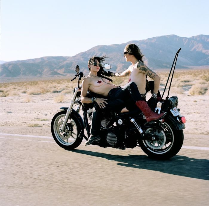 Girls on a motorcycle in Yuncheng