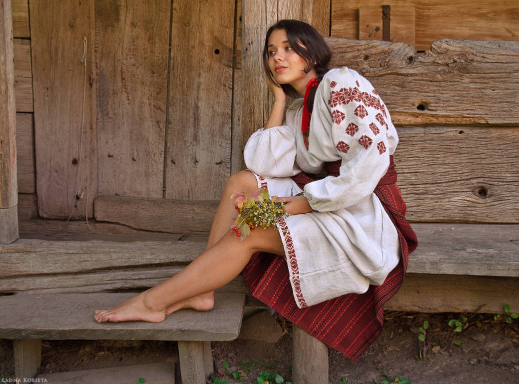 Women in Slavic costumes in Yuncheng