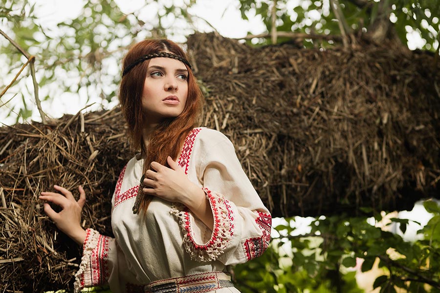 Women in Slavic costumes in Yuncheng
