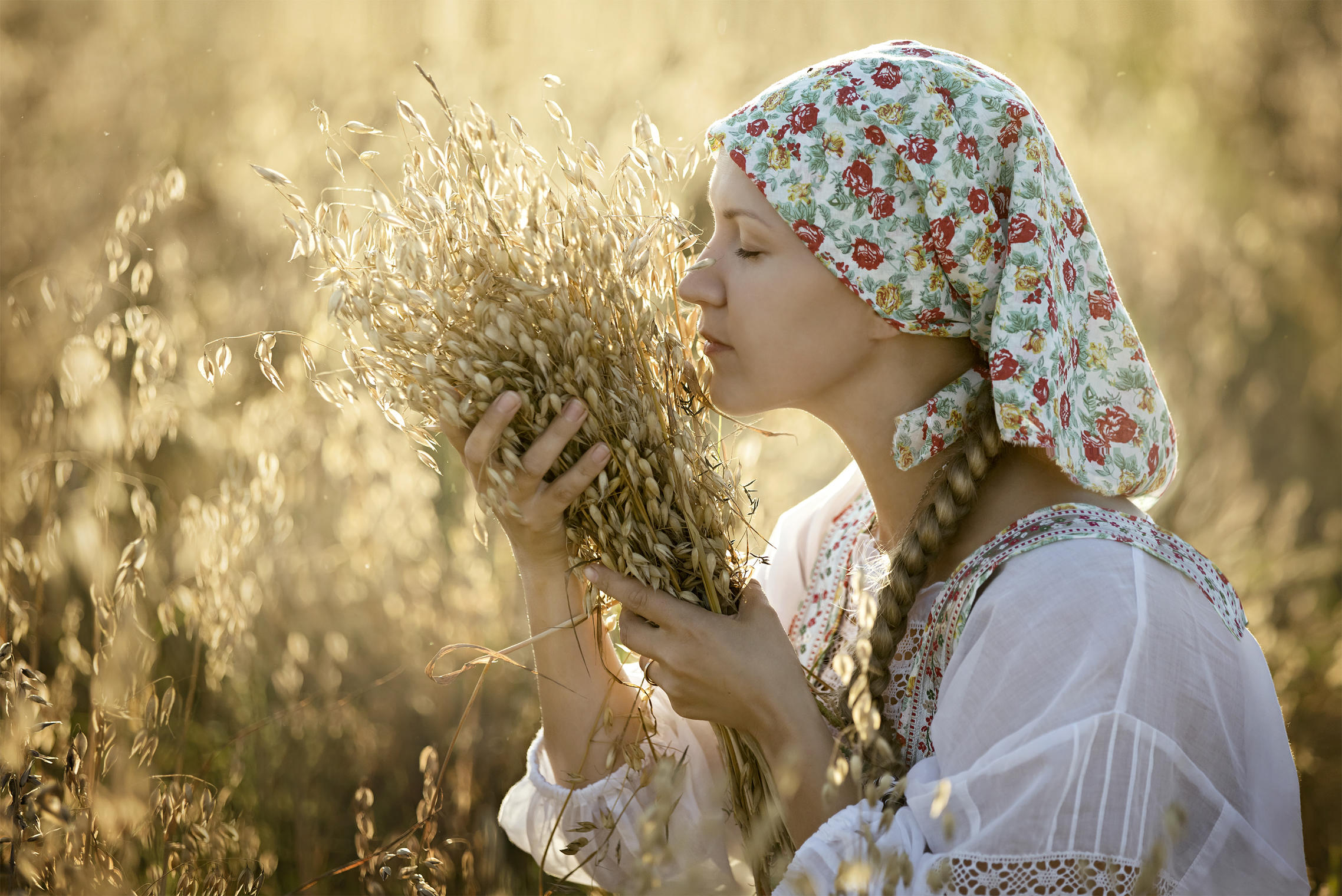 Photo Women in Slavic costumes in Yuncheng