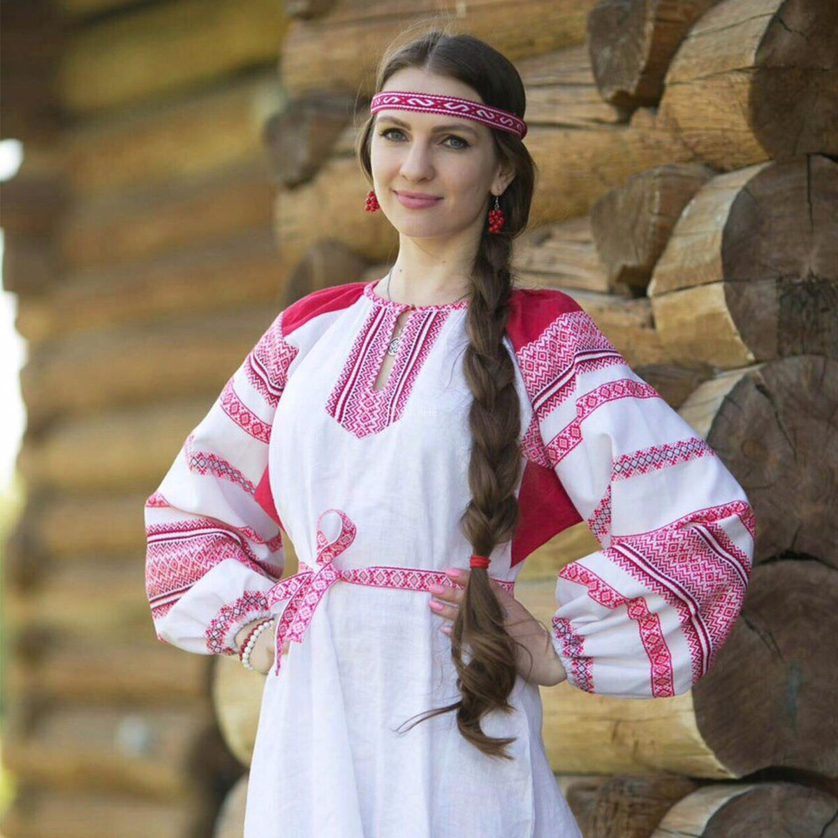 Girls in Slavic costumes in Yuncheng