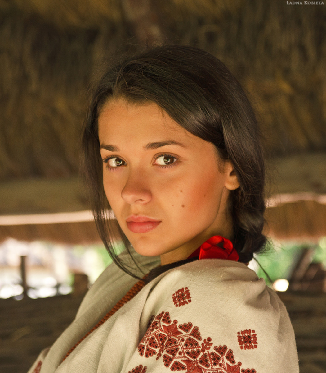 Girls in Slavic costumes in Yuncheng