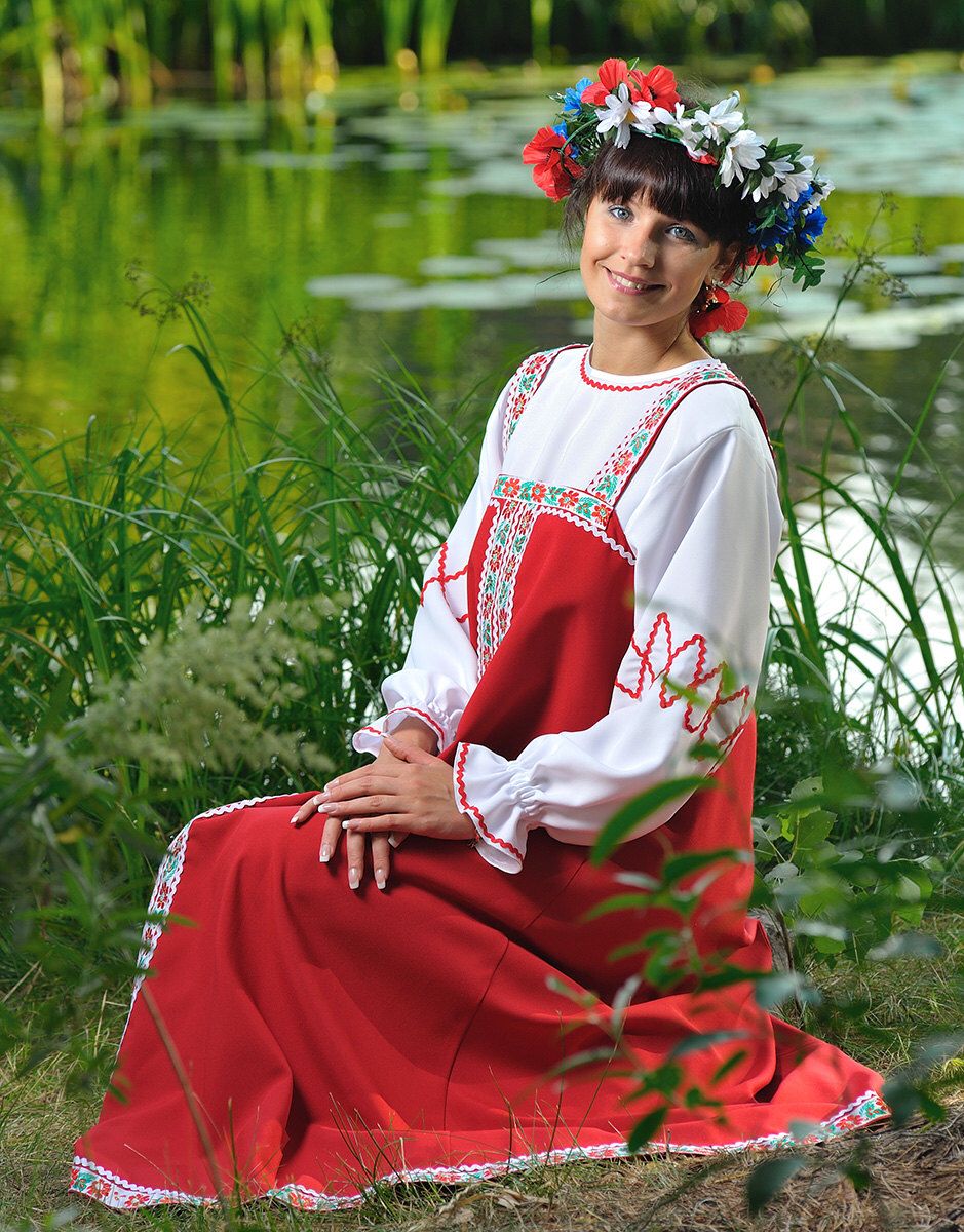 Beautiful girl Girls in Slavic costumes in Yuncheng