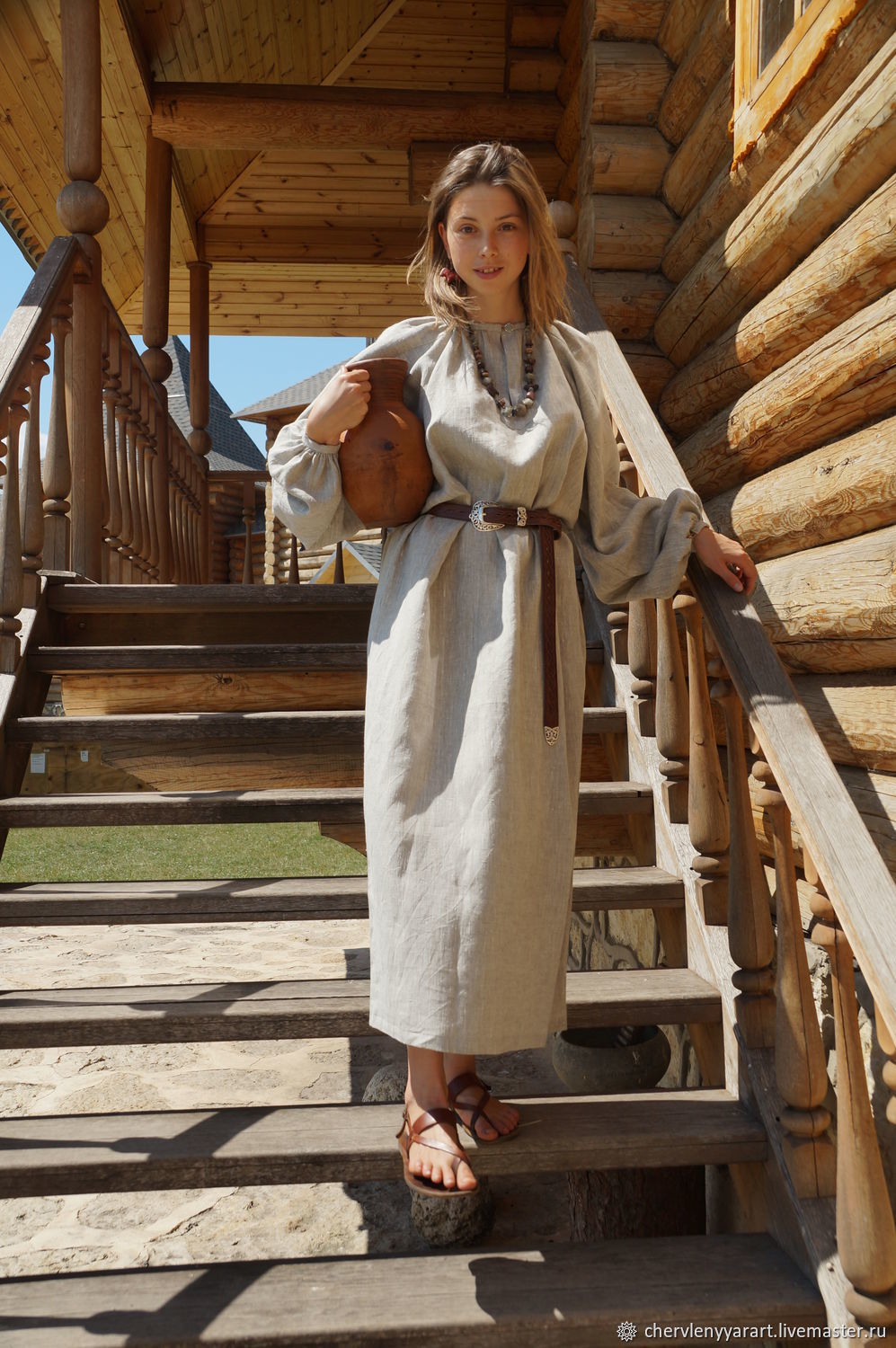 Girls in Slavic costumes in Yuncheng